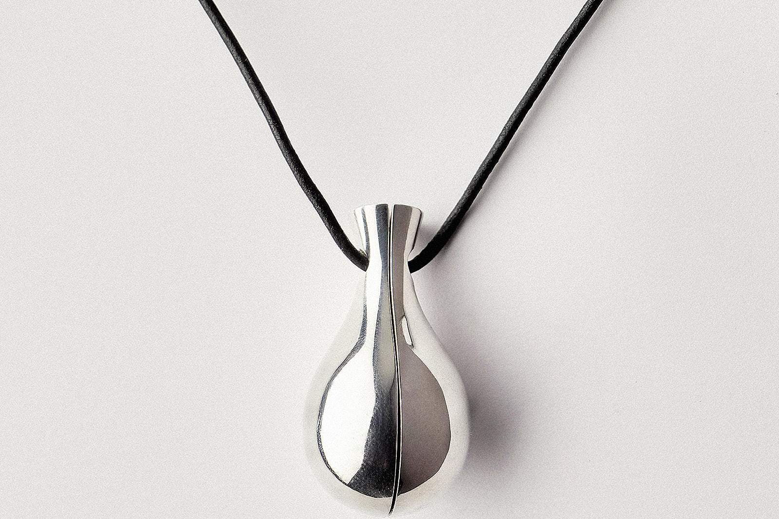 NENUPHAR PENDANT in Sterling Silver(art 1-0011)